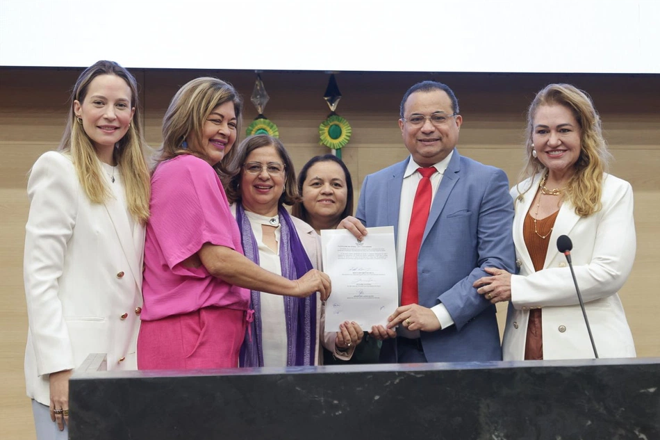 Ministra e Alepi assinam acordo de cooperação para combate ao feminicídio no Piauí