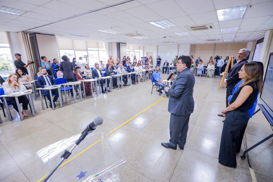 Rafael Fonteles destaca políticas públicas para a primeira infância em evento no TCE