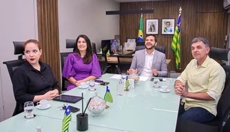 Secretario da educação realiza reunião virtual com pais, professores e estudantes