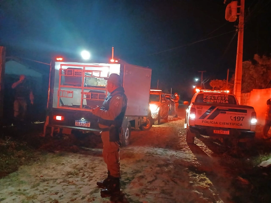 Jovem é executado a tiros na porta de casa em Luís Correia