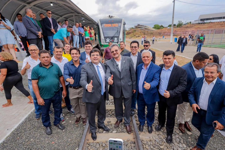 Rafael Fonteles em inauguração de estação de metrô