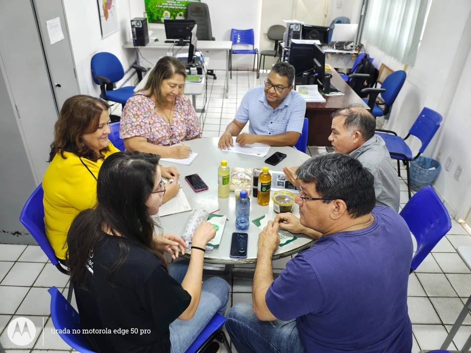 reunião entre membros da ADAPI e DIVISA