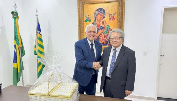 O Vice-governador do Piauí, Themístocles Filho e o Cônsul Principal do Japão em Belém, Tomio Sakamoto