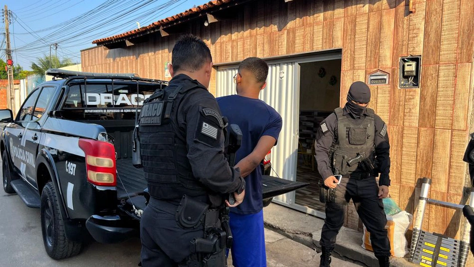 A Polícia Civil do Piauí realizando uma prisão por meio do DRACO