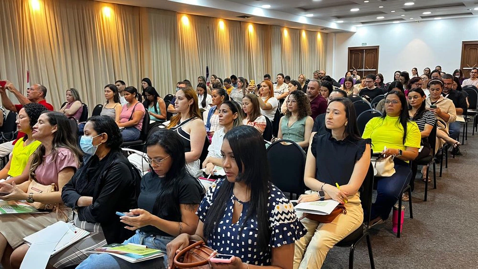 Profissionais participando do Seminário