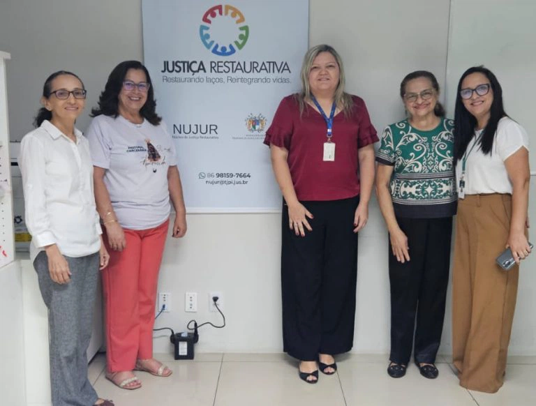 Coordenadora Magda de Fátima e equipe Nujur