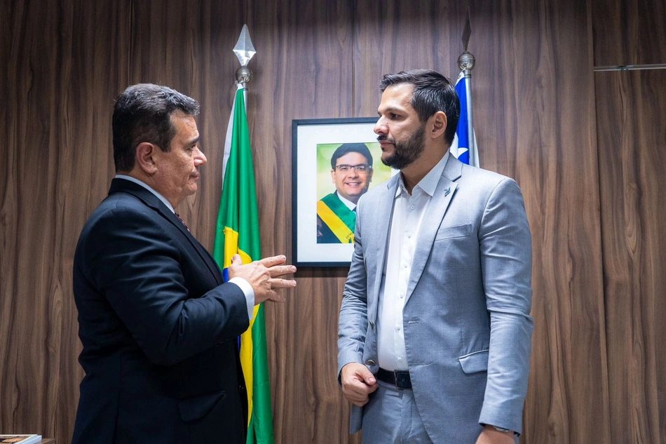 Deputado Henrique Pires (MDB) e o Secretário de Educação do Piauí, Washington Bandeira.