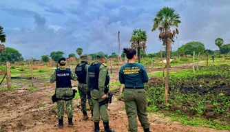 Polícia Ambiental em fiscalização de perfuração irregular de poços na zona Norte de Teresina