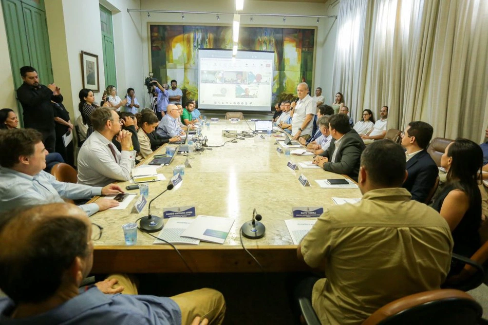 Prefeito Silvio Mendes em reunião com o grupo alemão e Governo Federal sobre ônibus elétricos