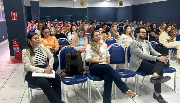 Colaboradores do HUT durante treinamento