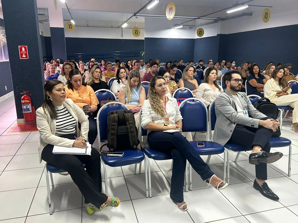 Colaboradores do HUT durante treinamento