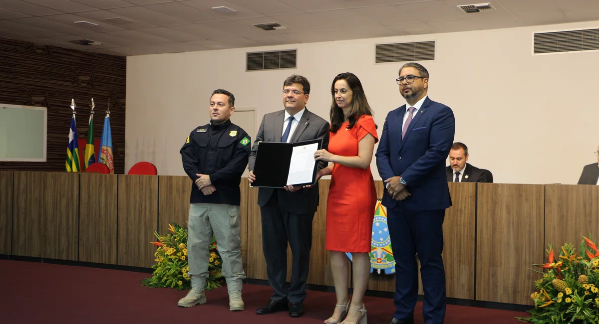 Lançamento da pedra fundamental na sede da PF no Piauí