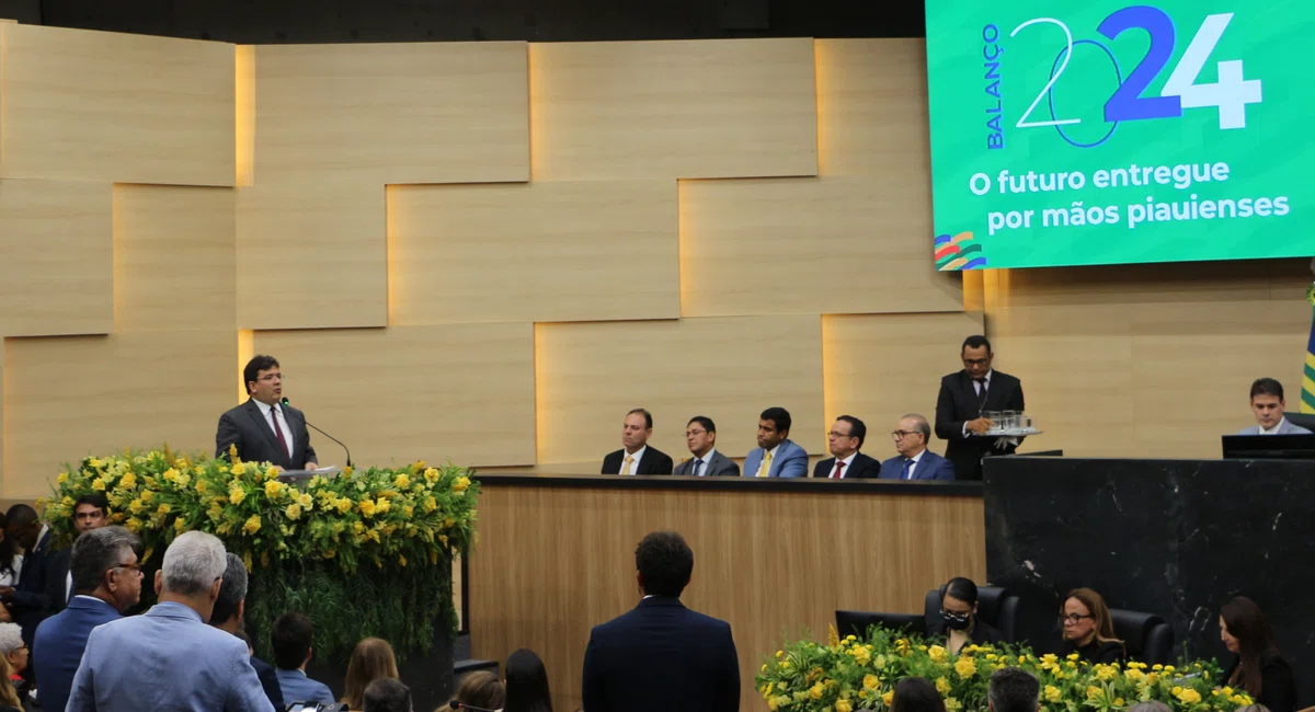 Rafael Fonteles faz leitura da Mensagem Anual na Alepi