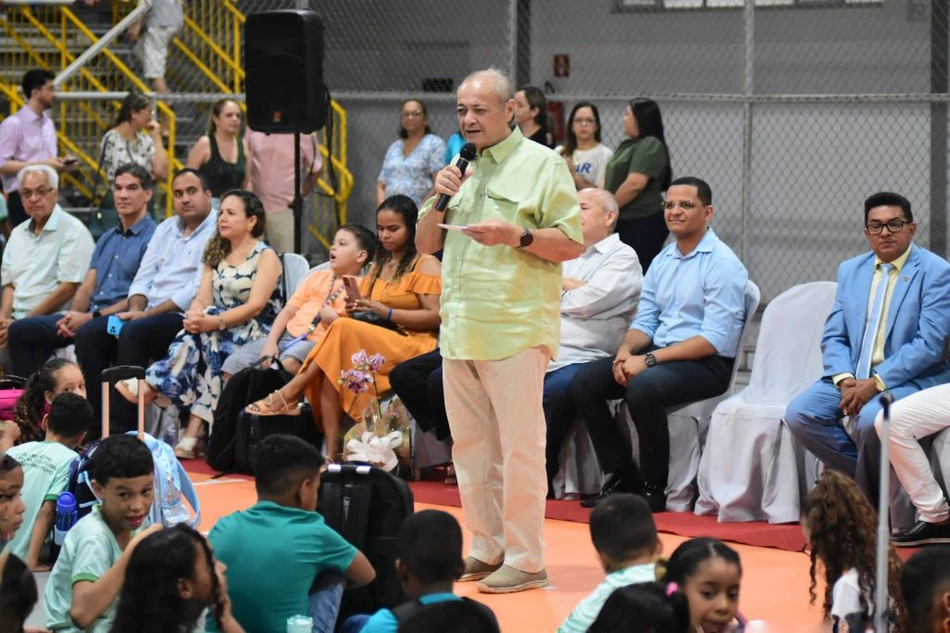 Prefeito Silvio Mendes abre o ano letivo da rede municipal de ensino em Teresina