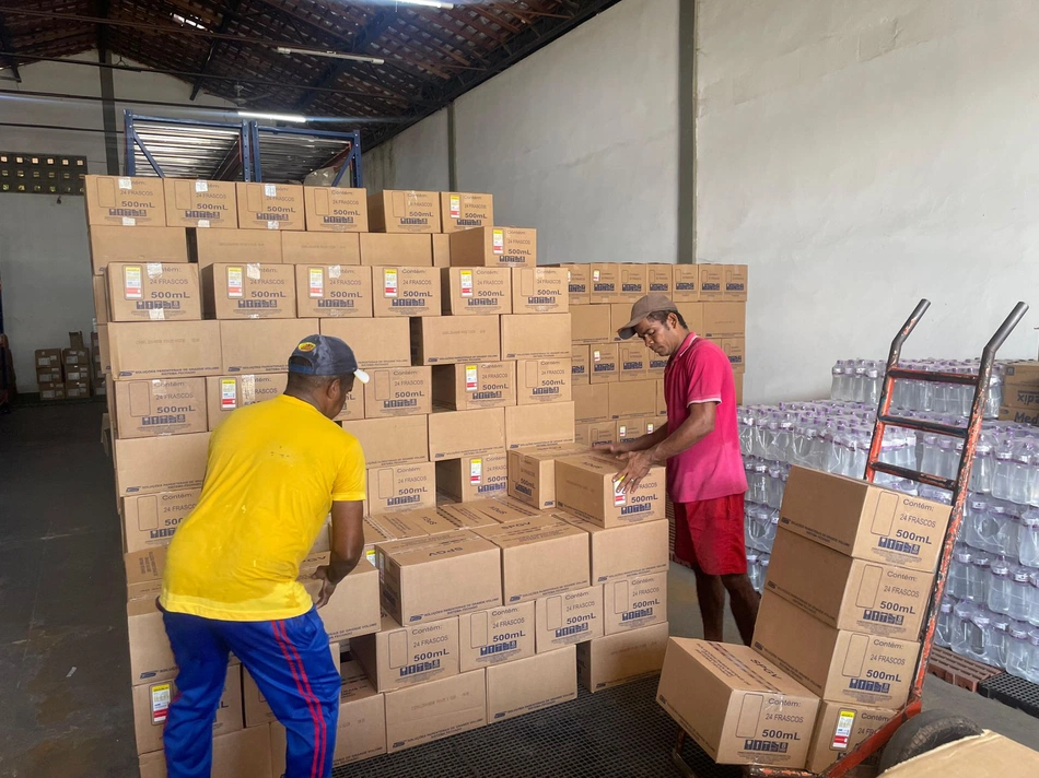 Caminhões carregados de insumos e medicamentos chegam para abastecimento da saúde em Teresina