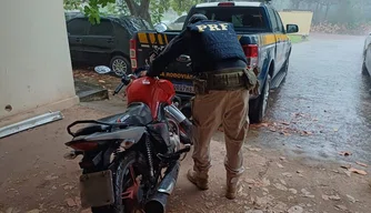 Motocicleta clonada apreendida pela PRF