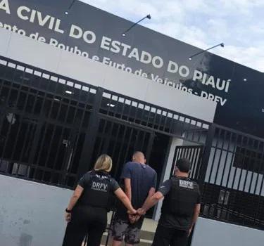 Suspeito de roubar e adulterar veículos em Teresina