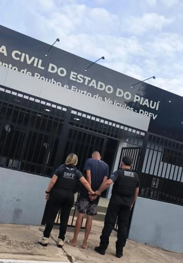 Suspeito de roubar e adulterar veículos em Teresina