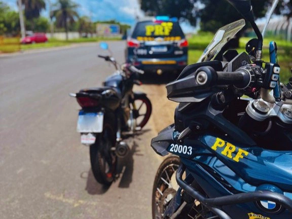 Motocicleta apreendida pela PRF em Teresina