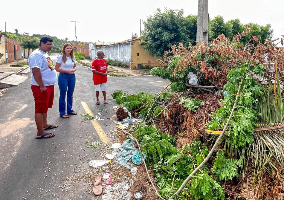 Vereadora Lucy Soares visita Residencial Edgar Gaioso