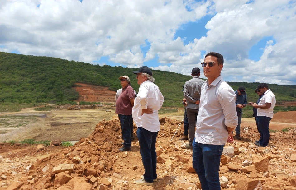 Representante do Ministério da Integração visita obras da Barragem Nova Algodões em Cocal