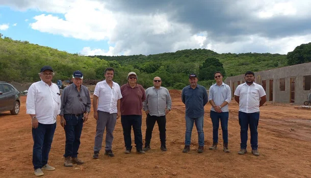 Representante do Ministério da Integração visita obras da Barragem Nova Algodões em Cocal