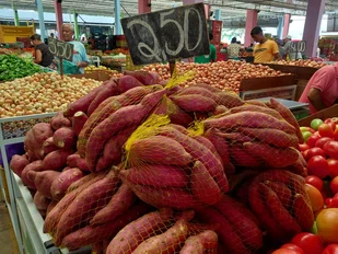 Carnaval e alimentação saudável: procura por frutas e verduras