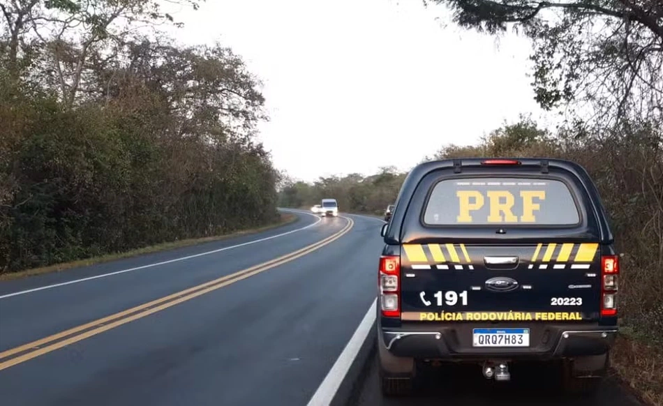 Motociclista fica ferido em colisão frontal com uma caminhonete em Teresina