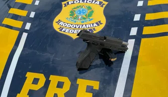 Três homens são presos por porte ilegal de arma de fogo