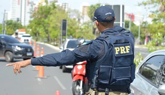 Operação da PRF segue fiscalizando rodovias no retorno dos foliões para casa no Piauí