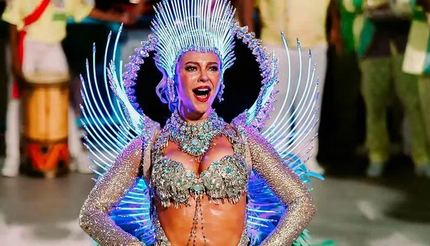 Paolla Oliveira faz post de despedida como rainha de bateria da Grande Rio