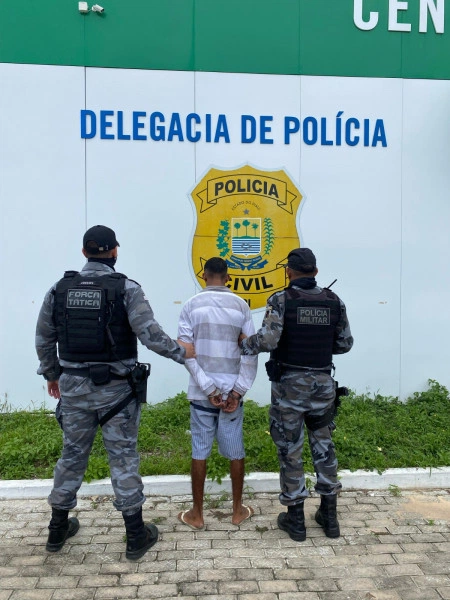 Suspeito de tentativa de roubo contra policial