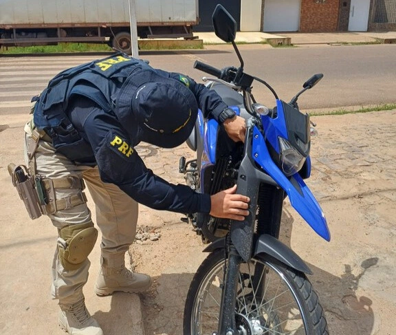 PRF apreende motocicleta com adulteração em Picos