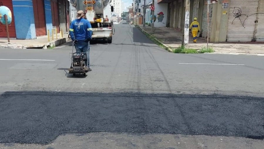 Prefeitura continua com Operação “Tapa-buracos” na capital Teresina