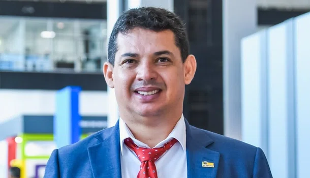 João Arilson,  prefeito de Lagoa de São Francisco