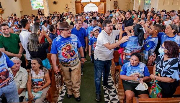 Rafael Fonteles participa da Missa do Vaqueiro