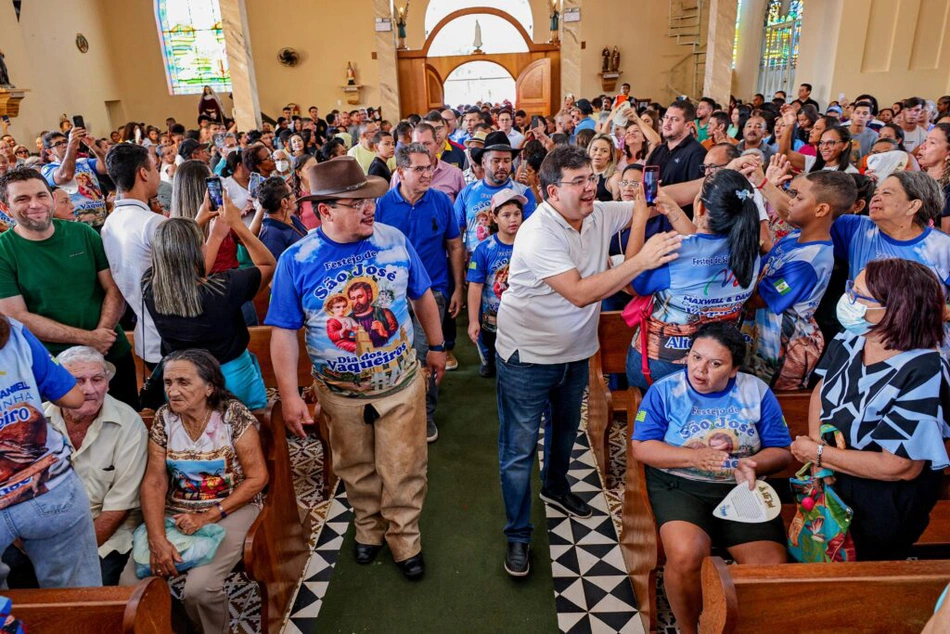 Rafael Fonteles participa da Missa do Vaqueiro