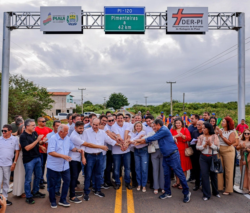 Rafael Fonteles inaugura rrecuperação da PI-120