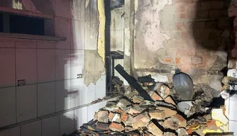 Incêndio atinge dois estabelecimentos