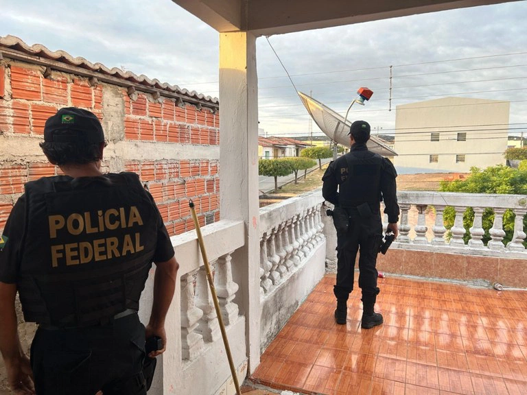 Operação da Polícia Federal cumpre mandados em 4 municípios do Piauí