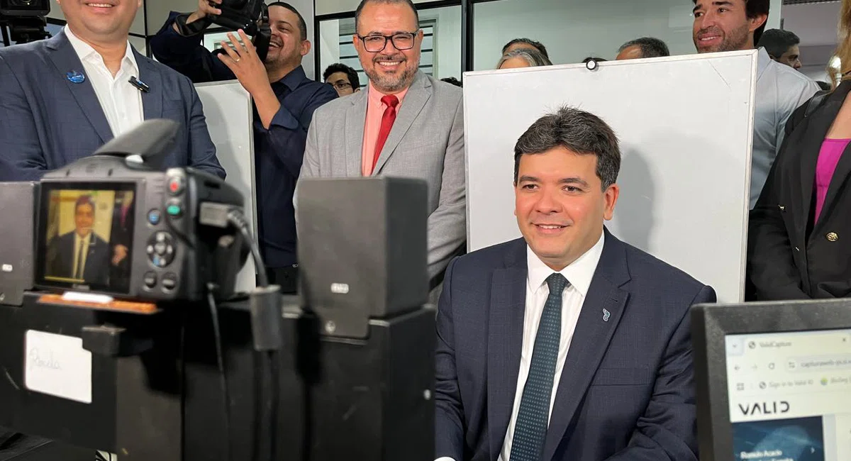 Rafael Fonteles inaugura novo Espaço da Cidadania Digital