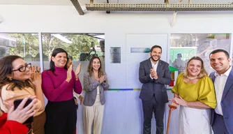 Secretário Washington Bandeira inaugura reforma da sede da Seduc em Teresina