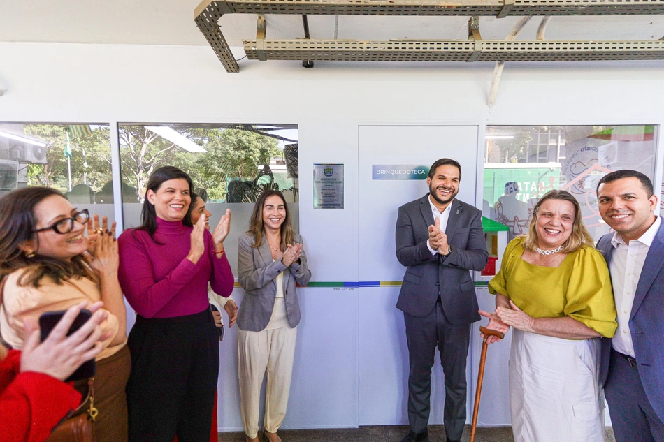 Secretário Washington Bandeira inaugura reforma da sede da Seduc em Teresina