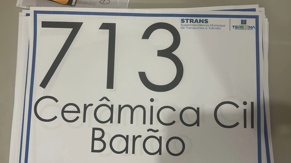 Adesivo oficial que será colocado nos veículos cadastrados pela Strans
