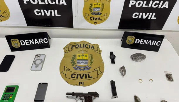 Materiais apreendidos com a dupla de faccionados durante operação.