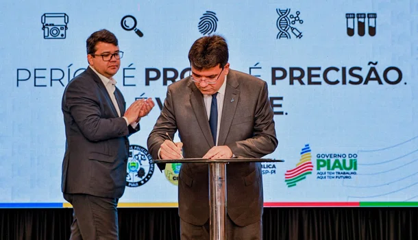 Rafael Fonteles aprova projeto de lei.
