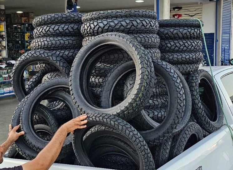 Pneus apreendidos durante fiscalização do Imepi