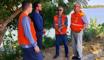 Equipes técnicas realizando mapeamento das áreas de risco