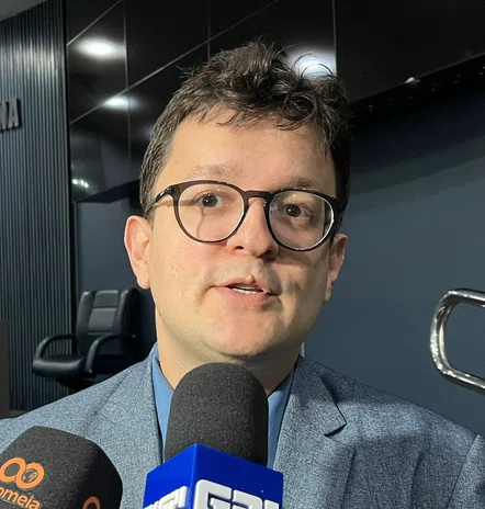 Petrus Evelyn convoca mulheres para acompanhar votação de projeto de lei