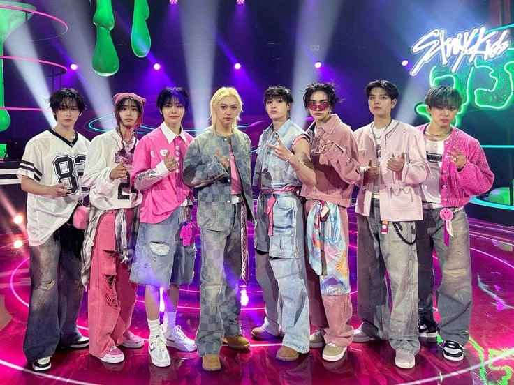 Stray Kids